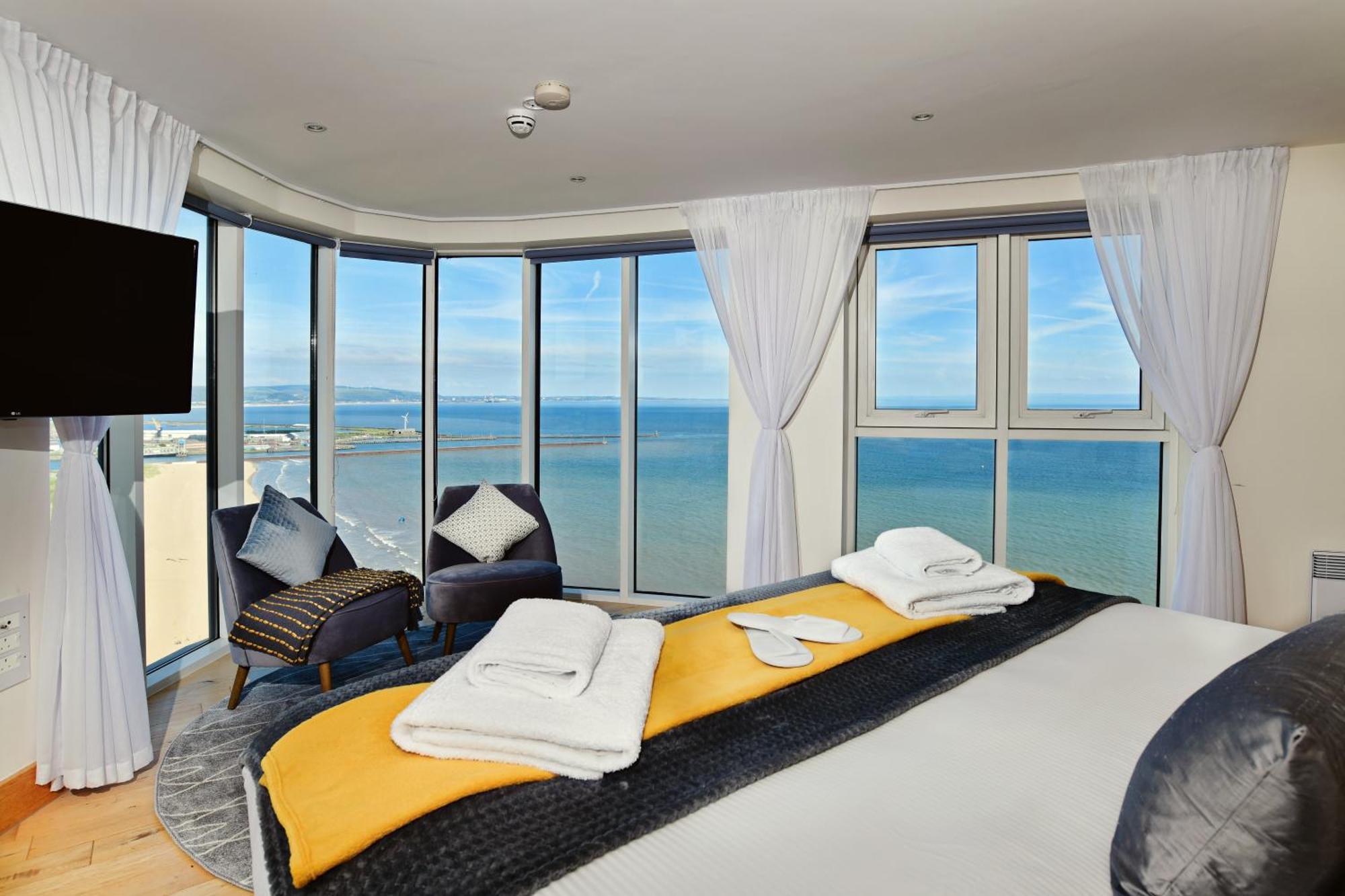 Just Stay Wales - Meridian Quay Penthouses Swansea Exterior photo