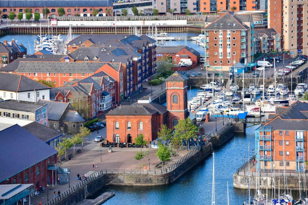 Just Stay Wales - Meridian Quay Penthouses Swansea Exterior photo